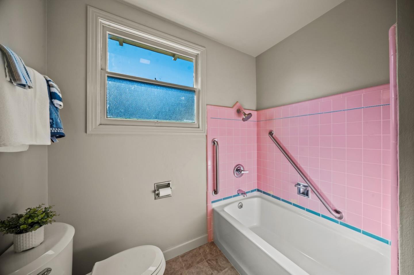 Detail Gallery Image 27 of 28 For 208 Diablo Dr, Salinas,  CA 93906 - 3 Beds | 1 Baths