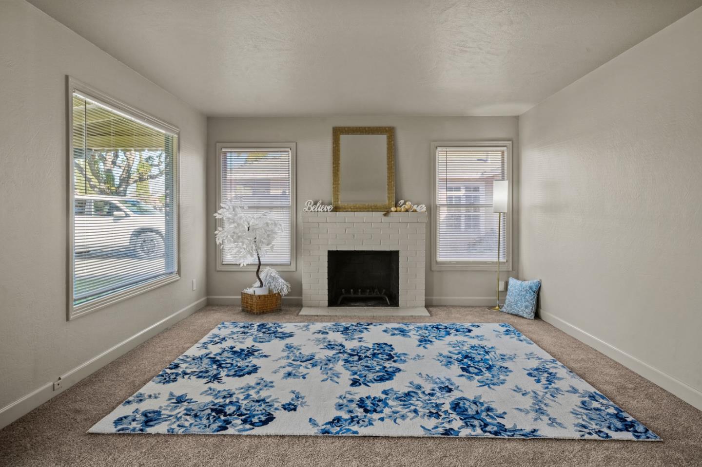 Detail Gallery Image 4 of 28 For 208 Diablo Dr, Salinas,  CA 93906 - 3 Beds | 1 Baths