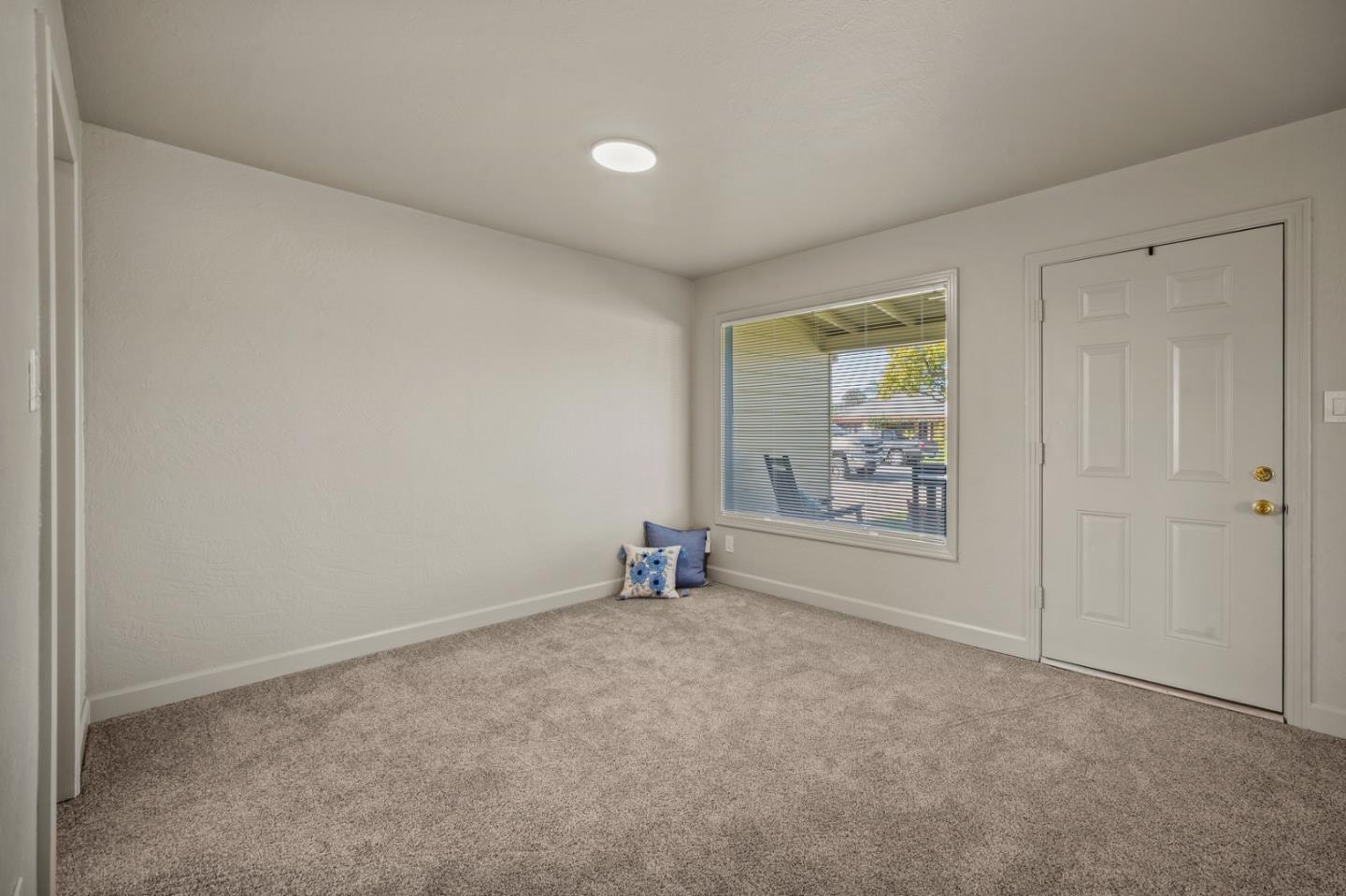 Detail Gallery Image 5 of 28 For 208 Diablo Dr, Salinas,  CA 93906 - 3 Beds | 1 Baths