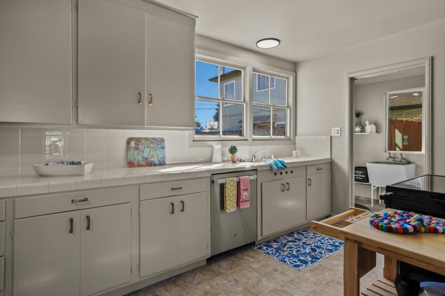 Detail Gallery Image 9 of 28 For 208 Diablo Dr, Salinas,  CA 93906 - 3 Beds | 1 Baths