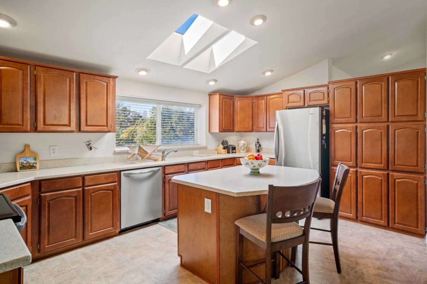 Detail Gallery Image 10 of 49 For 225 Dunbarton Rd, Aromas,  CA 95004 - 3 Beds | 2 Baths