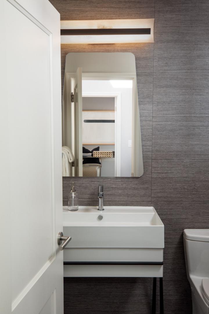 Detail Gallery Image 12 of 37 For 212 Oak Grove Ave, Atherton,  CA 94027 - 4 Beds | 3/1 Baths