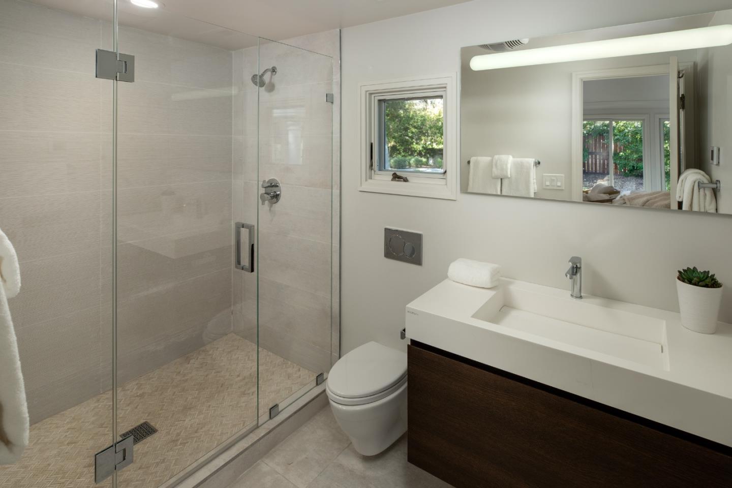 Detail Gallery Image 21 of 37 For 212 Oak Grove Ave, Atherton,  CA 94027 - 4 Beds | 3/1 Baths