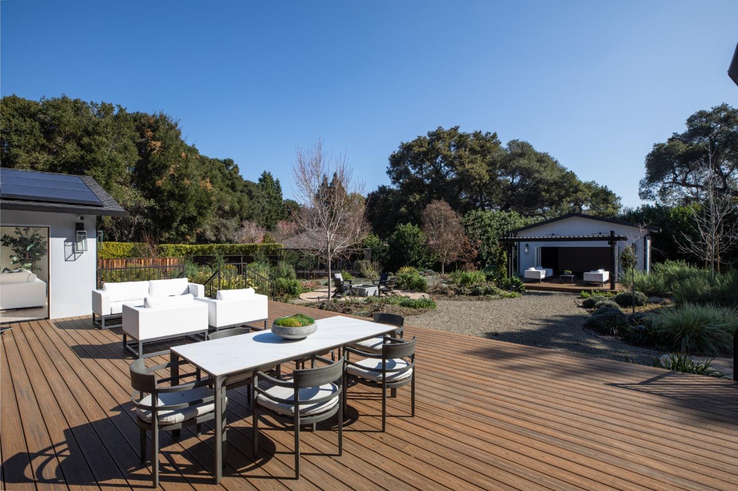 Detail Gallery Image 28 of 37 For 212 Oak Grove Ave, Atherton,  CA 94027 - 4 Beds | 3/1 Baths