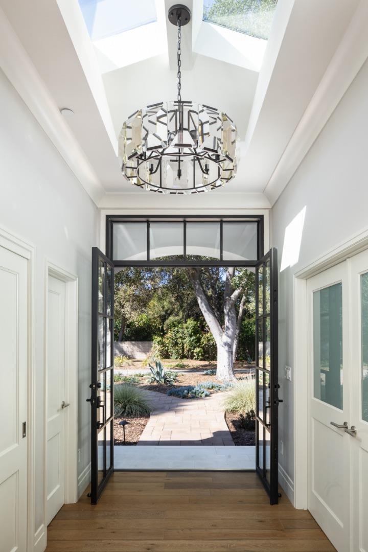 Detail Gallery Image 3 of 37 For 212 Oak Grove Ave, Atherton,  CA 94027 - 4 Beds | 3/1 Baths