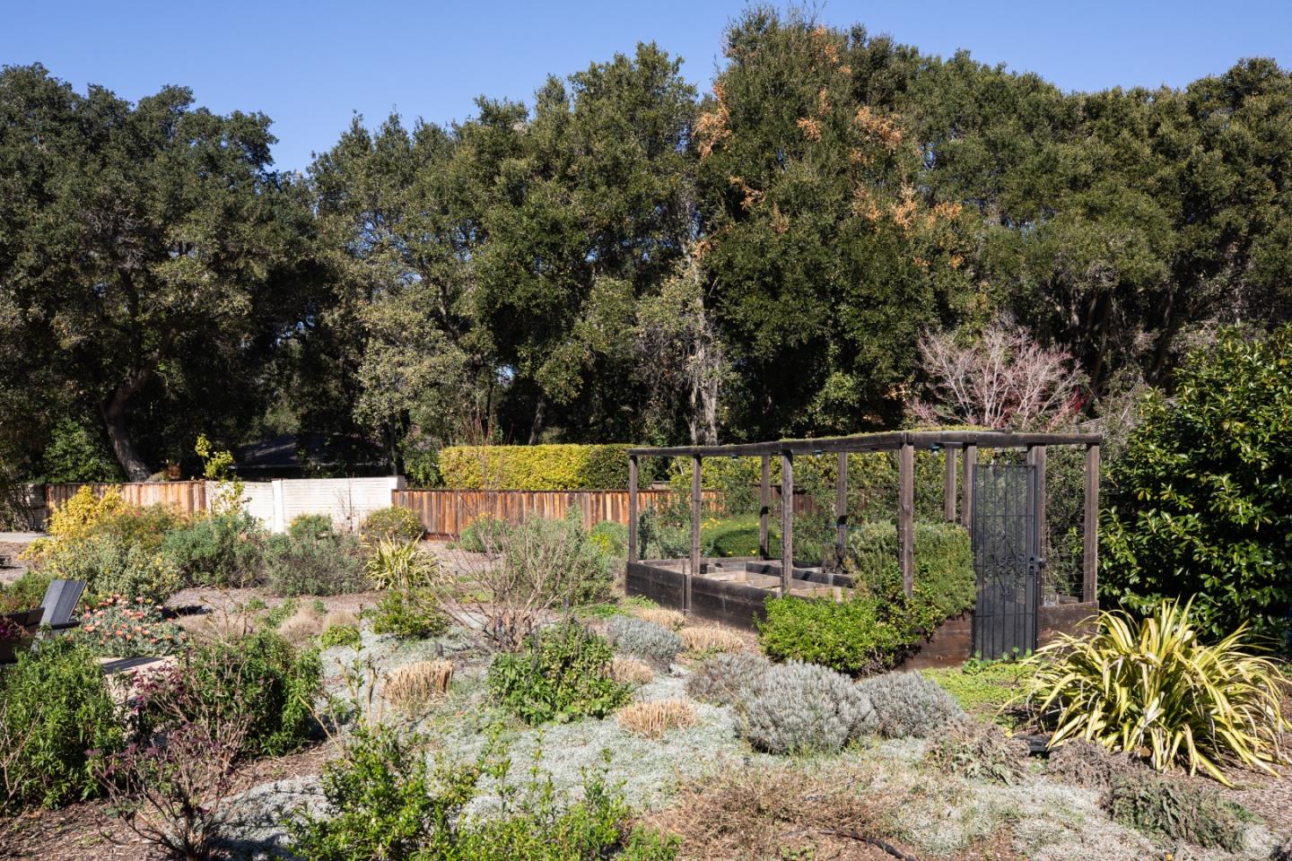 Detail Gallery Image 35 of 37 For 212 Oak Grove Ave, Atherton,  CA 94027 - 4 Beds | 3/1 Baths