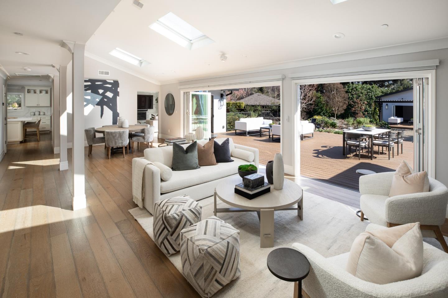 Detail Gallery Image 6 of 37 For 212 Oak Grove Ave, Atherton,  CA 94027 - 4 Beds | 3/1 Baths