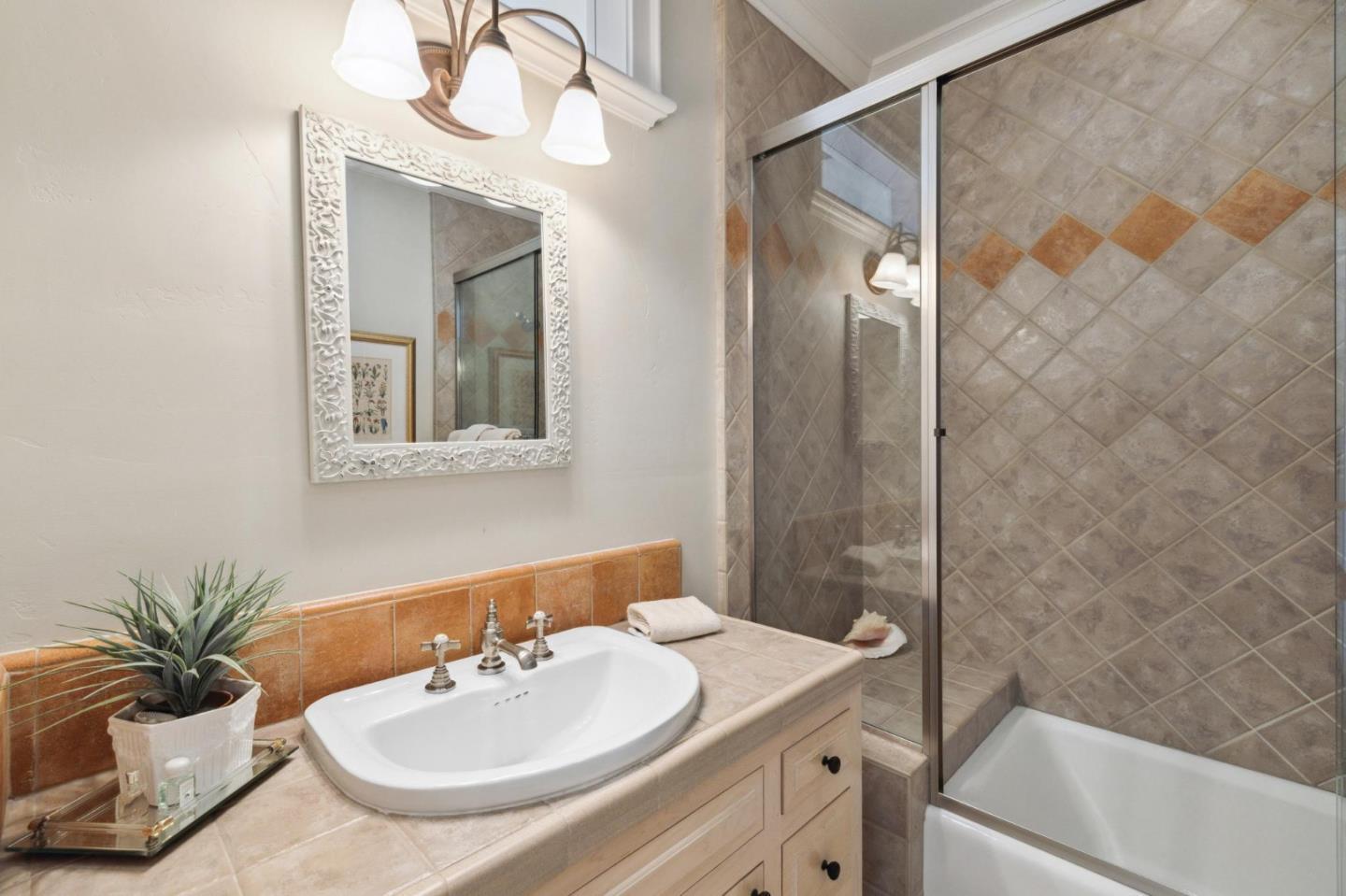 Detail Gallery Image 34 of 58 For 7 Redberry Rdg, Portola Valley,  CA 94028 - 5 Beds | 7/1 Baths