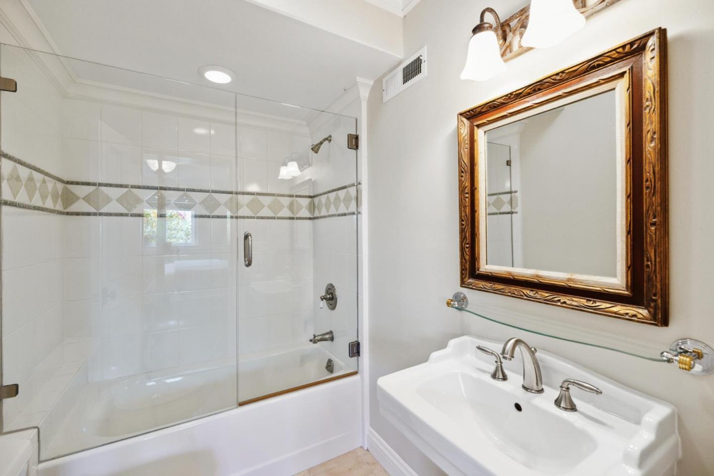 Detail Gallery Image 39 of 58 For 7 Redberry Rdg, Portola Valley,  CA 94028 - 5 Beds | 7/1 Baths