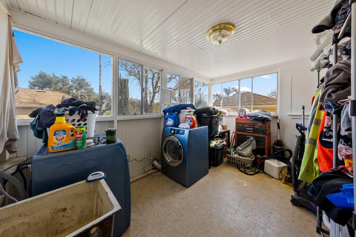 Detail Gallery Image 10 of 39 For 585 Monterey Rd, Morgan Hill,  CA 95037 - 4 Beds | 1 Baths