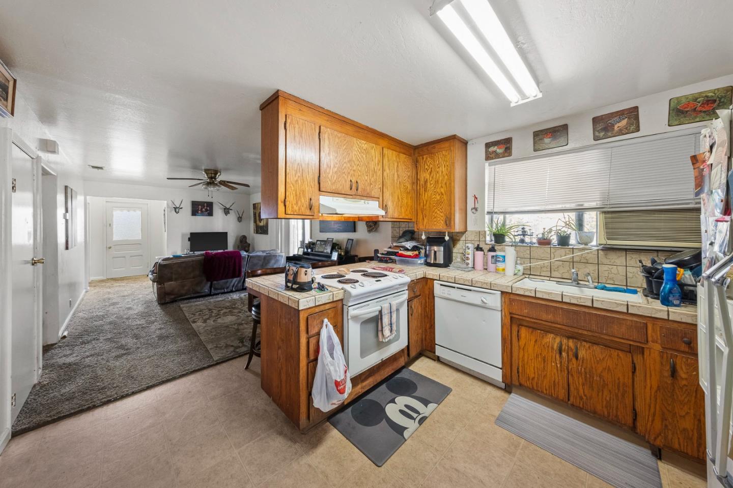 Detail Gallery Image 18 of 39 For 585 Monterey Rd, Morgan Hill,  CA 95037 - 4 Beds | 1 Baths