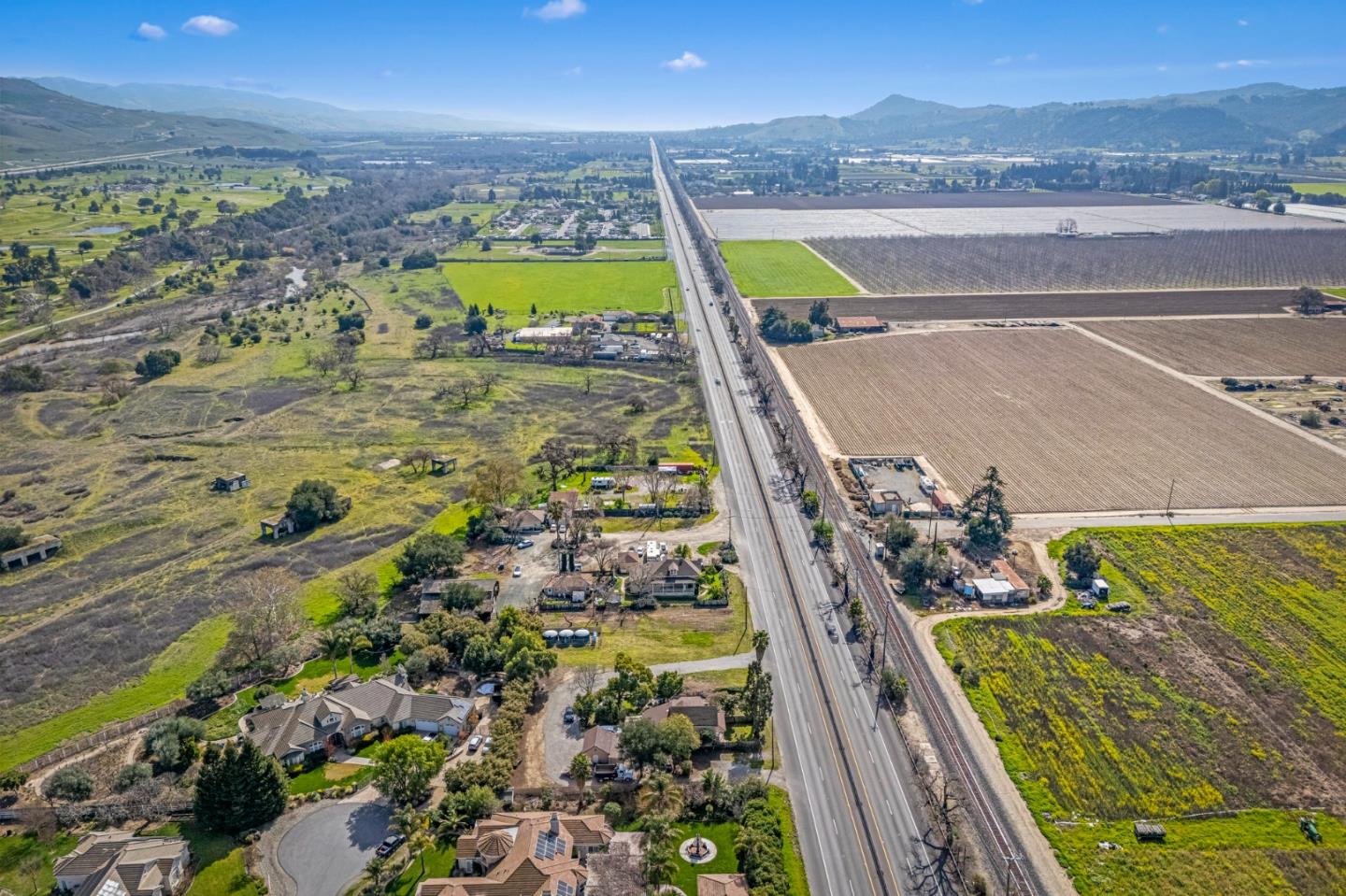 Detail Gallery Image 24 of 39 For 585 Monterey Rd, Morgan Hill,  CA 95037 - 4 Beds | 1 Baths