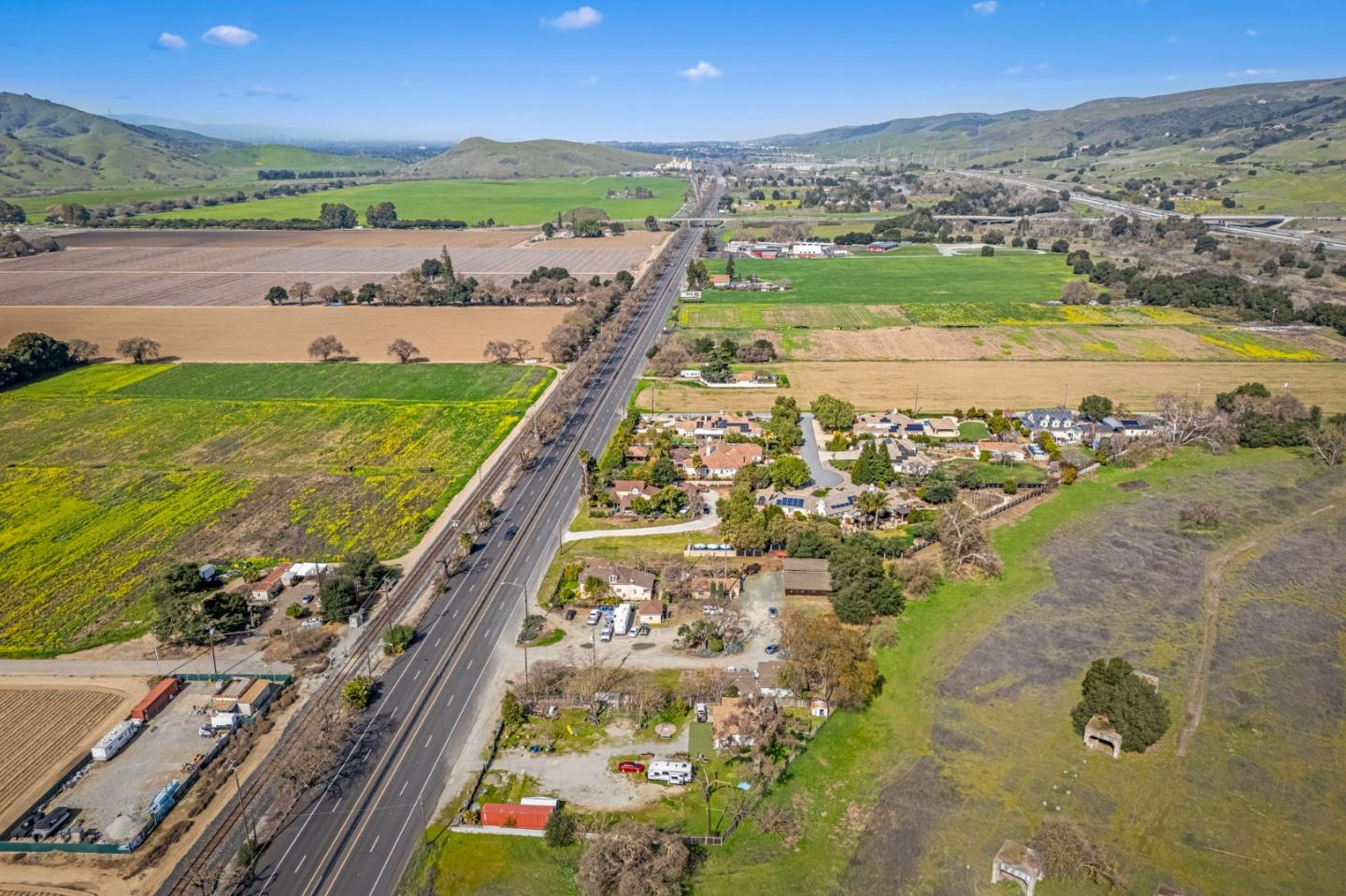 Detail Gallery Image 27 of 39 For 585 Monterey Rd, Morgan Hill,  CA 95037 - 4 Beds | 1 Baths