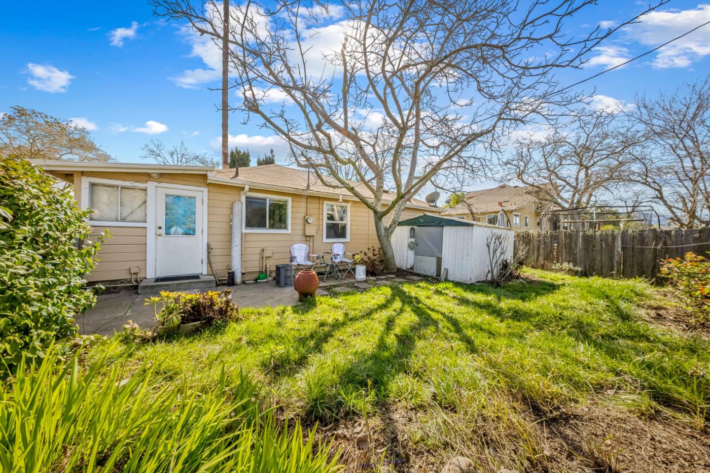 Detail Gallery Image 3 of 39 For 585 Monterey Rd, Morgan Hill,  CA 95037 - 4 Beds | 1 Baths