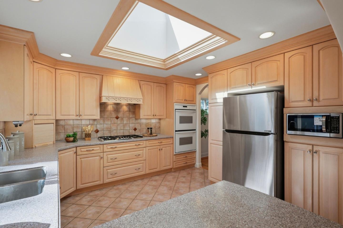 Detail Gallery Image 12 of 34 For 917 Anita Ave, Belmont,  CA 94002 - 4 Beds | 4 Baths