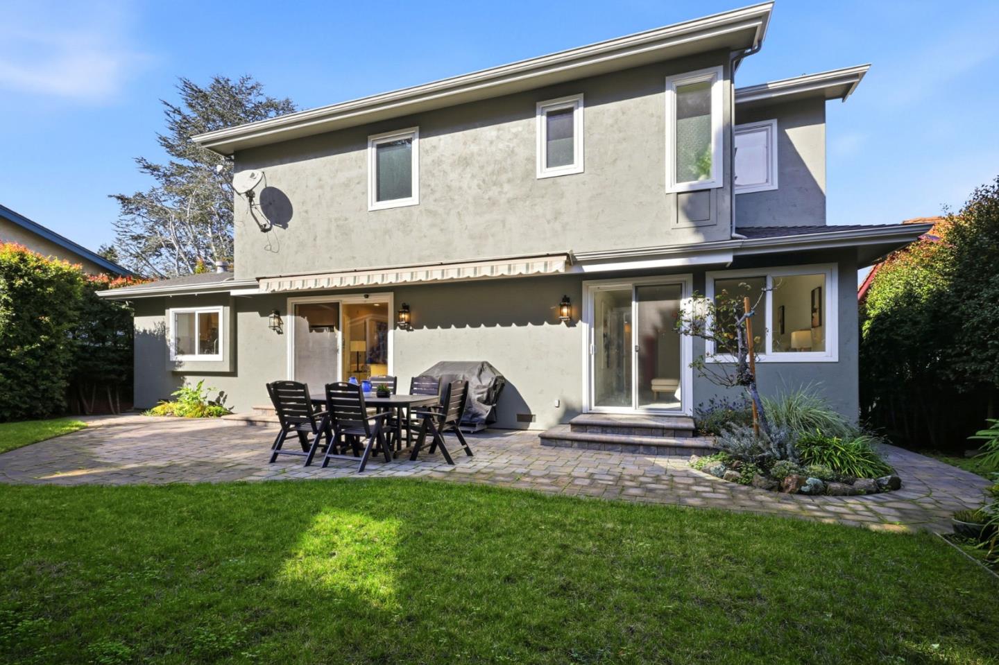 Detail Gallery Image 29 of 34 For 917 Anita Ave, Belmont,  CA 94002 - 4 Beds | 4 Baths