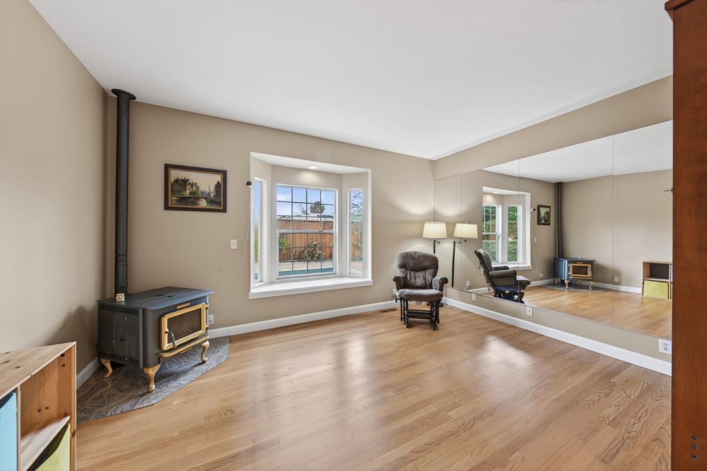 Detail Gallery Image 12 of 33 For 2357 Sunny Vista, San Jose,  CA 95128 - 4 Beds | 2/1 Baths