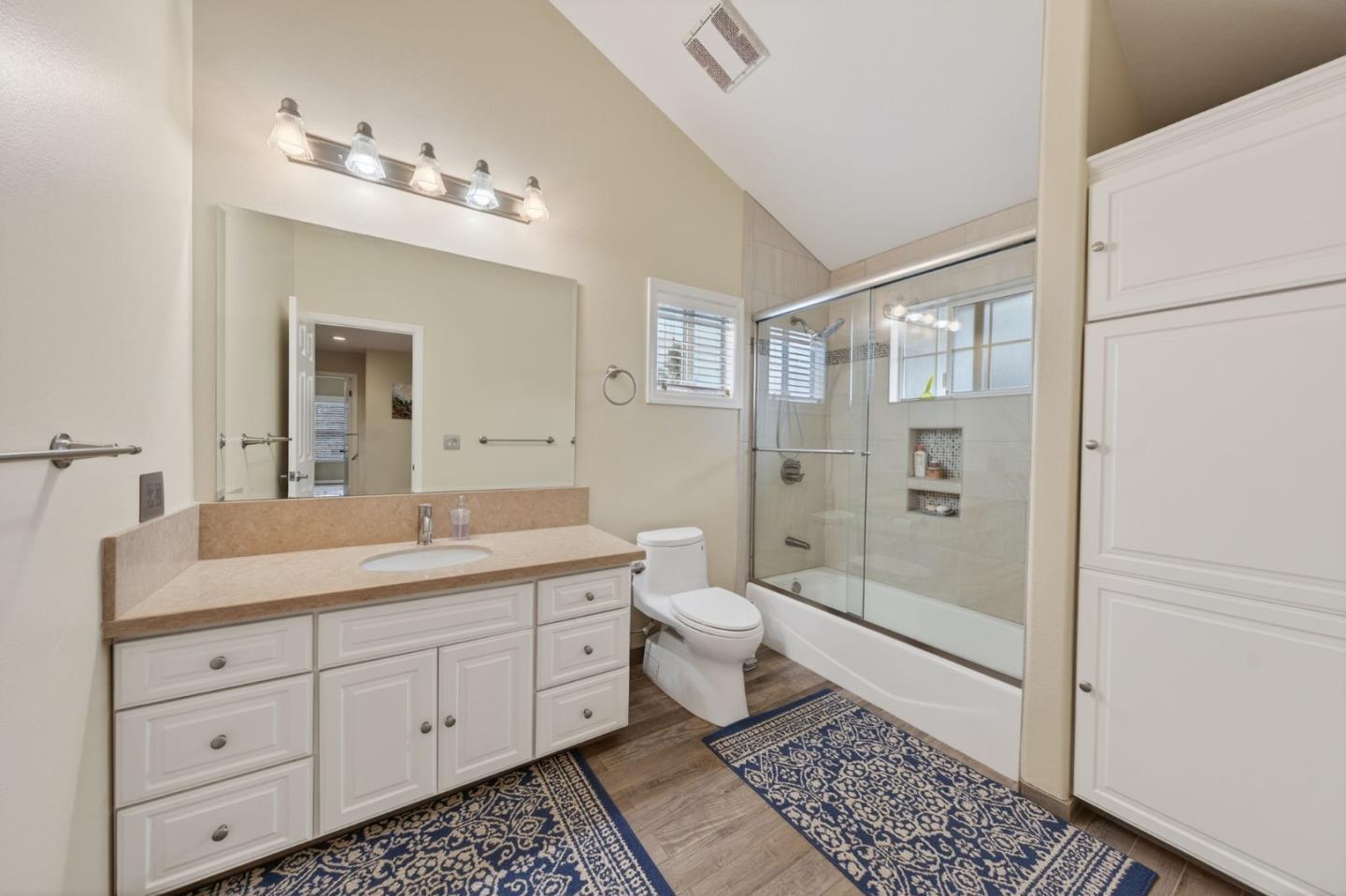 Detail Gallery Image 17 of 33 For 2357 Sunny Vista, San Jose,  CA 95128 - 4 Beds | 2/1 Baths