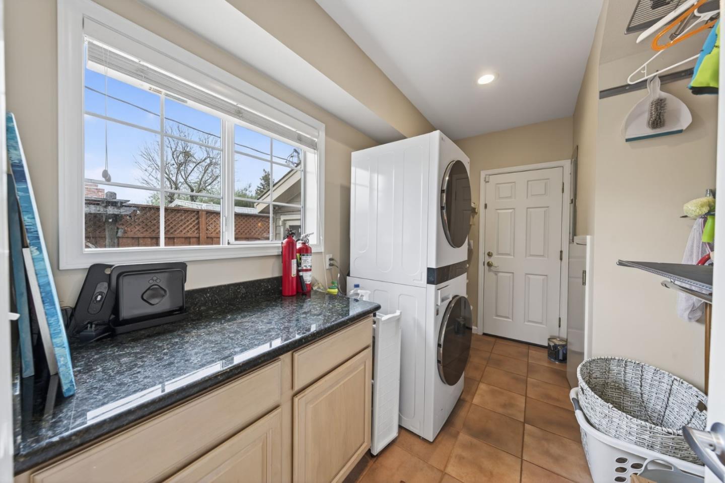 Detail Gallery Image 24 of 33 For 2357 Sunny Vista, San Jose,  CA 95128 - 4 Beds | 2/1 Baths