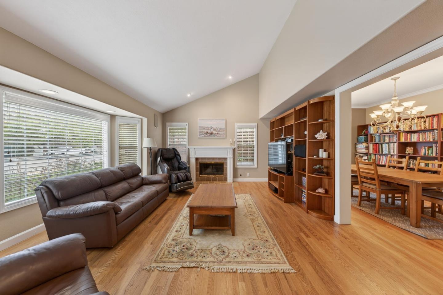 Detail Gallery Image 7 of 33 For 2357 Sunny Vista, San Jose,  CA 95128 - 4 Beds | 2/1 Baths