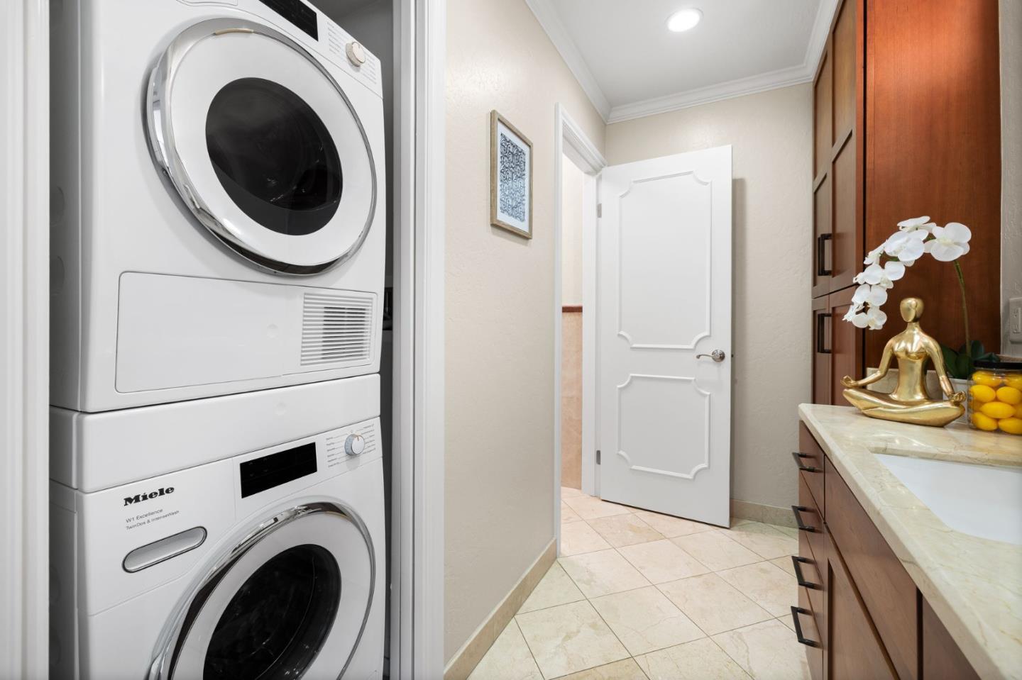 Detail Gallery Image 17 of 34 For 445 Oak Grove Ave #15,  Menlo Park,  CA 94025 - 3 Beds | 2 Baths