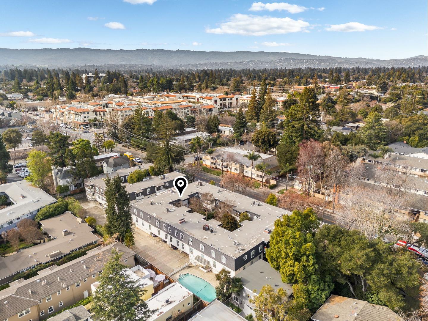 Detail Gallery Image 32 of 34 For 445 Oak Grove Ave #15,  Menlo Park,  CA 94025 - 3 Beds | 2 Baths