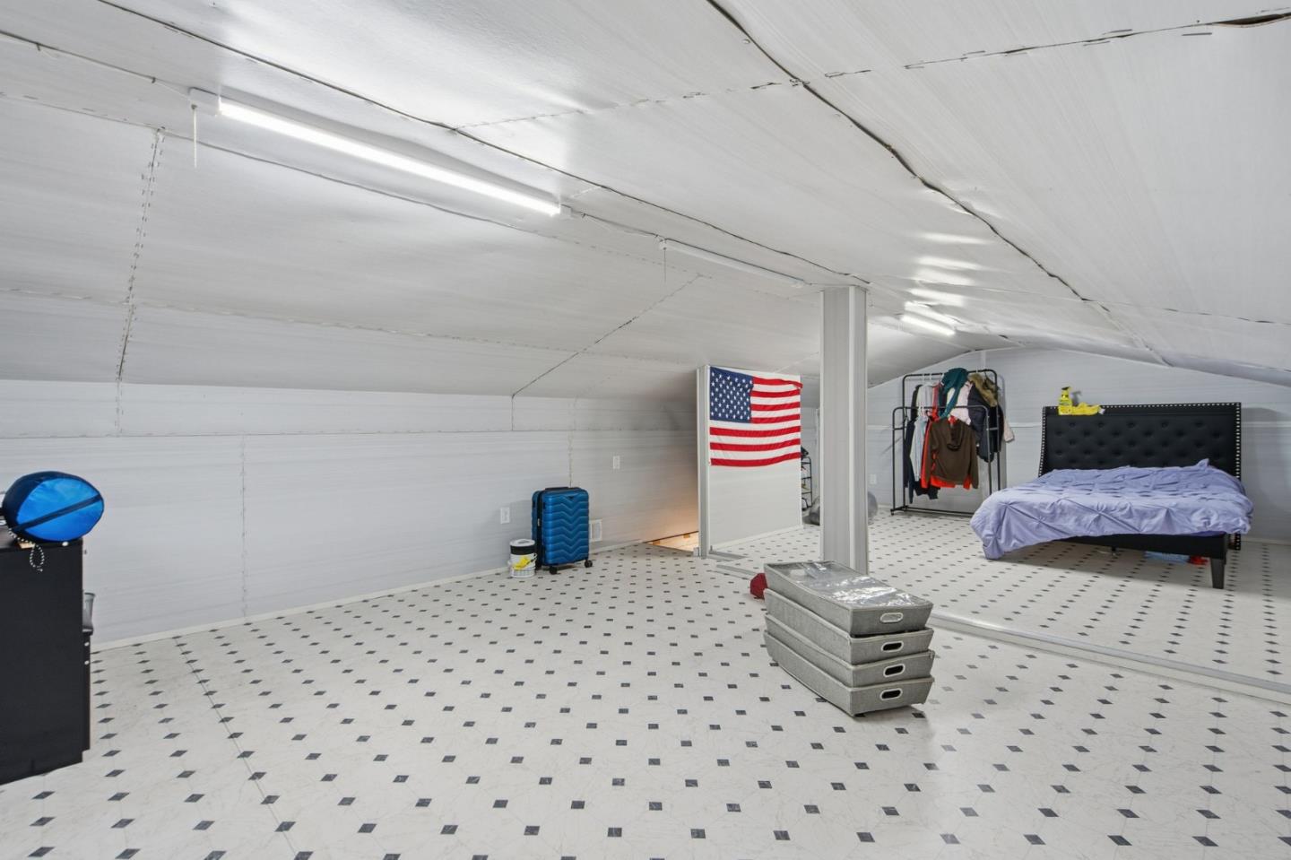 Detail Gallery Image 19 of 39 For 344 Buckeye St, Redwood City,  CA 94063 - – Beds | – Baths