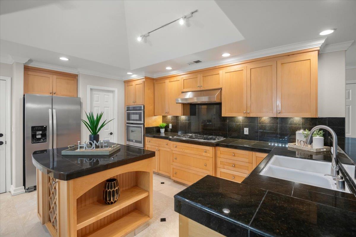 Detail Gallery Image 15 of 37 For 4845 Kingwood Way, San Jose,  CA 95124 - 4 Beds | 2 Baths