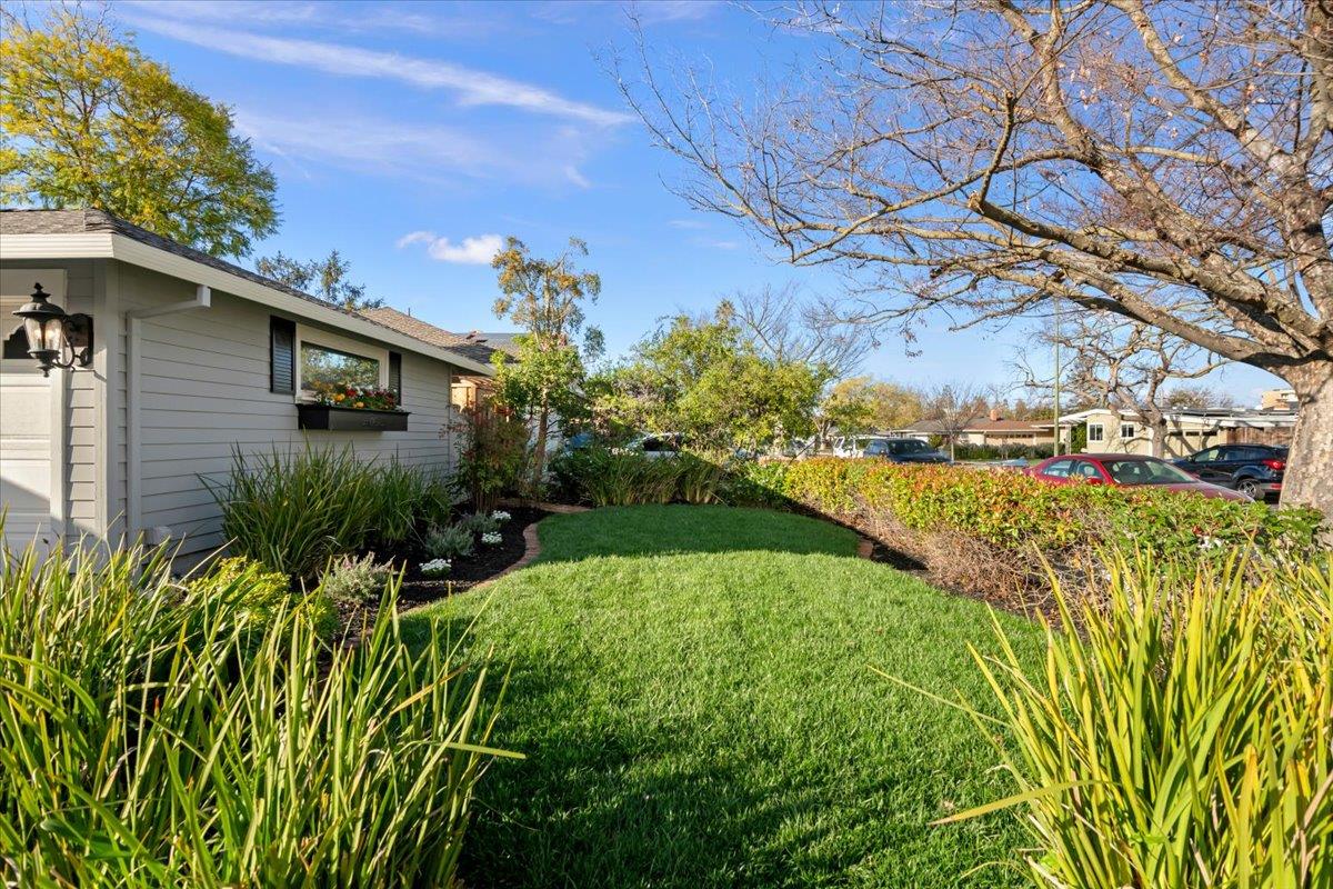 Detail Gallery Image 4 of 37 For 4845 Kingwood Way, San Jose,  CA 95124 - 4 Beds | 2 Baths