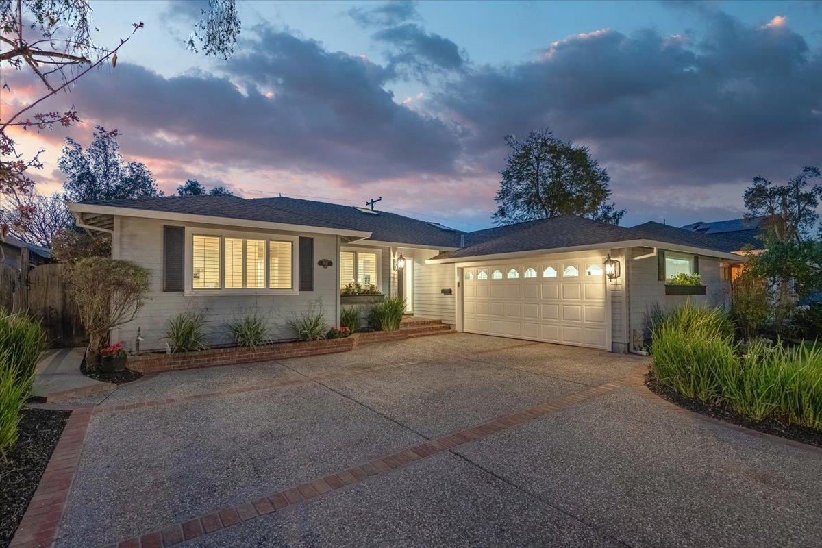 Detail Gallery Image 5 of 37 For 4845 Kingwood Way, San Jose,  CA 95124 - 4 Beds | 2 Baths