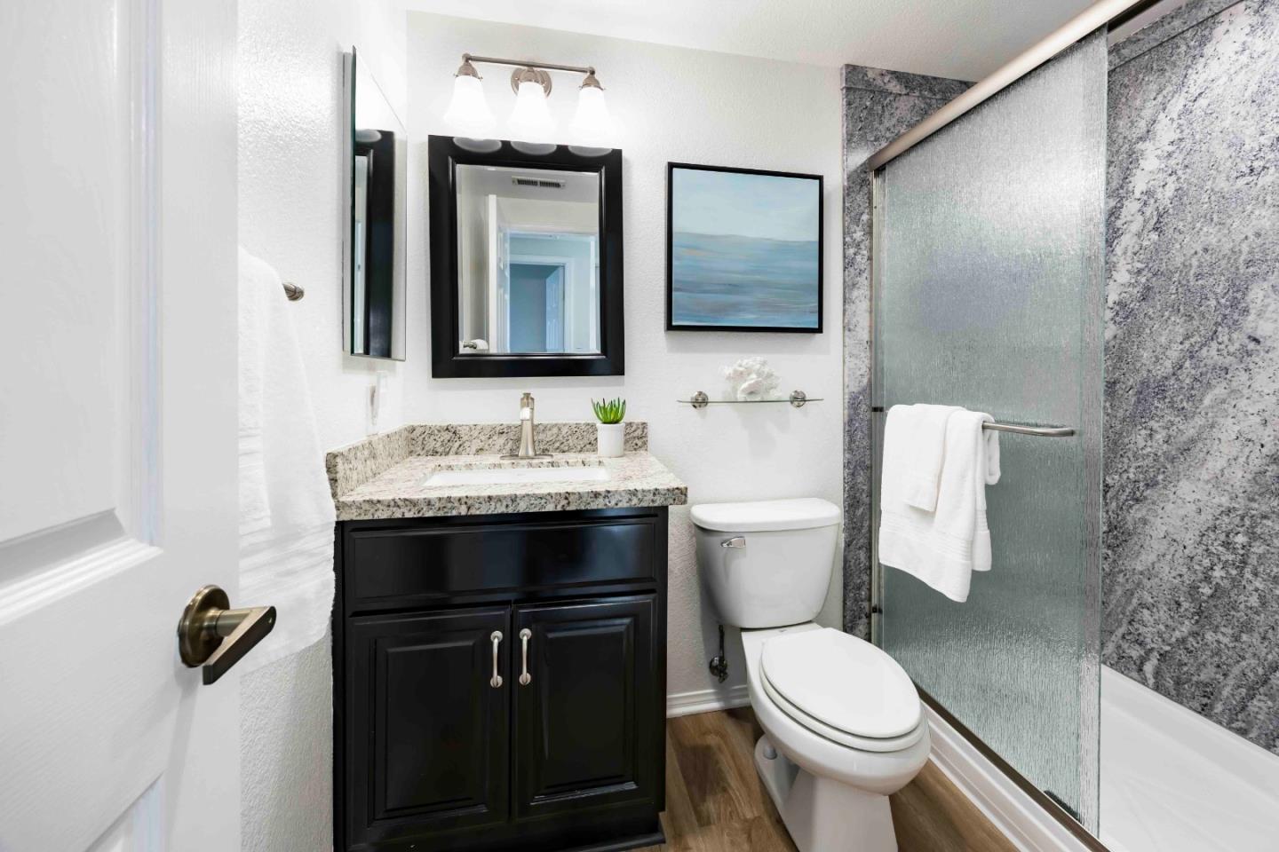 Detail Gallery Image 13 of 20 For 756 Newport Cir, Redwood City,  CA 94065 - 3 Beds | 2/1 Baths