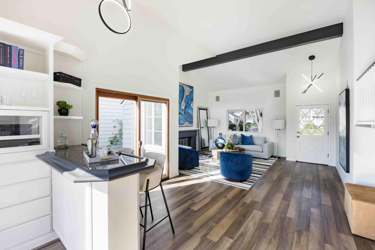 Detail Gallery Image 4 of 20 For 756 Newport Cir, Redwood City,  CA 94065 - 3 Beds | 2/1 Baths