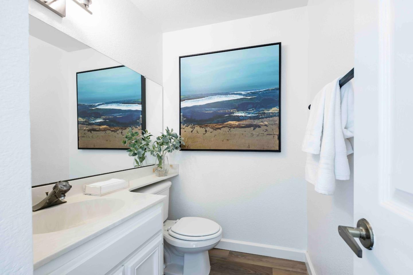 Detail Gallery Image 9 of 20 For 756 Newport Cir, Redwood City,  CA 94065 - 3 Beds | 2/1 Baths