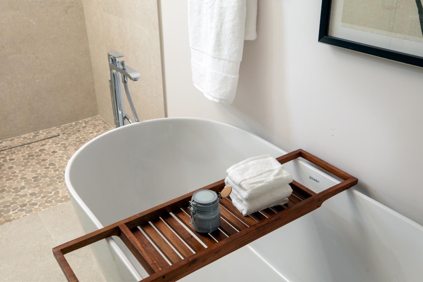 Detail Gallery Image 12 of 18 For 813 Bay Rd, Menlo Park,  CA 94025 - 4 Beds | 3 Baths