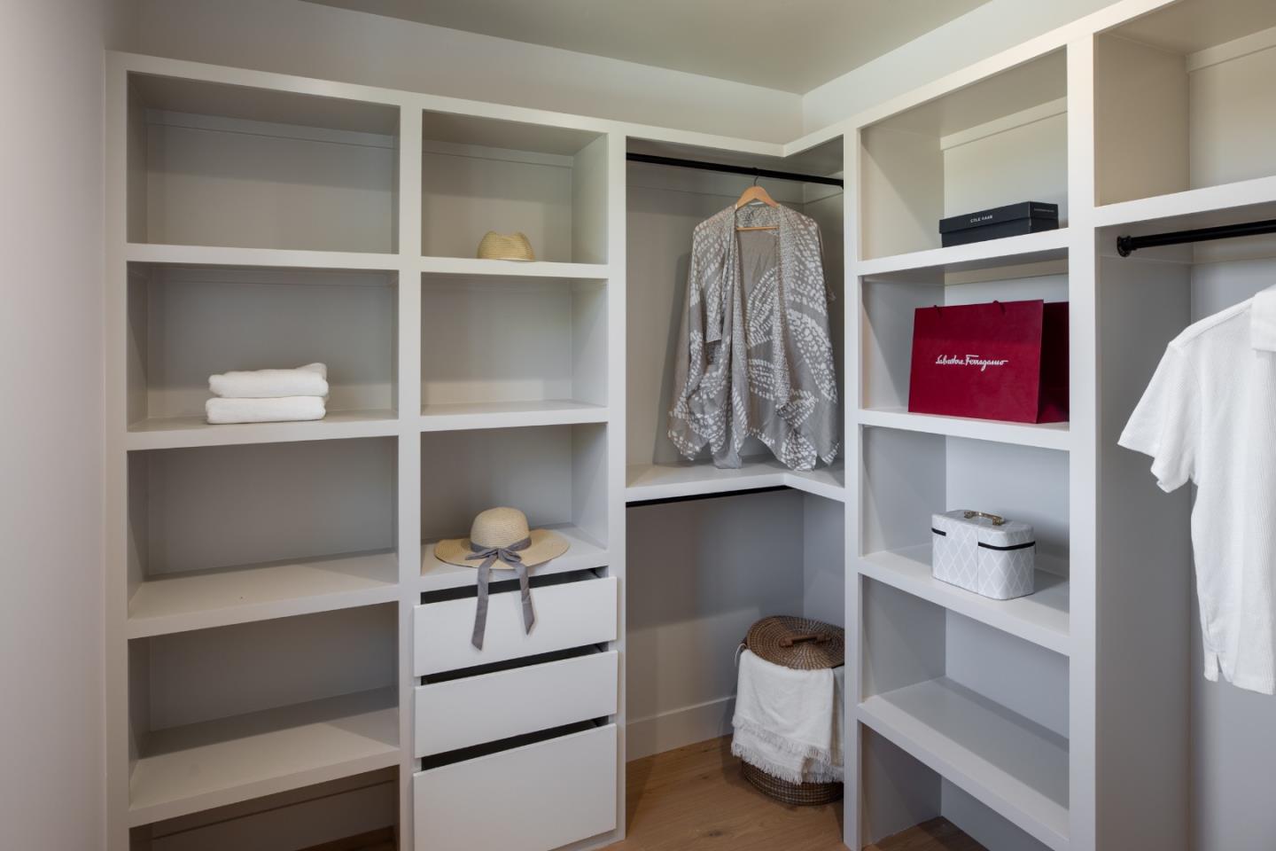 Detail Gallery Image 13 of 18 For 813 Bay Rd, Menlo Park,  CA 94025 - 4 Beds | 3 Baths