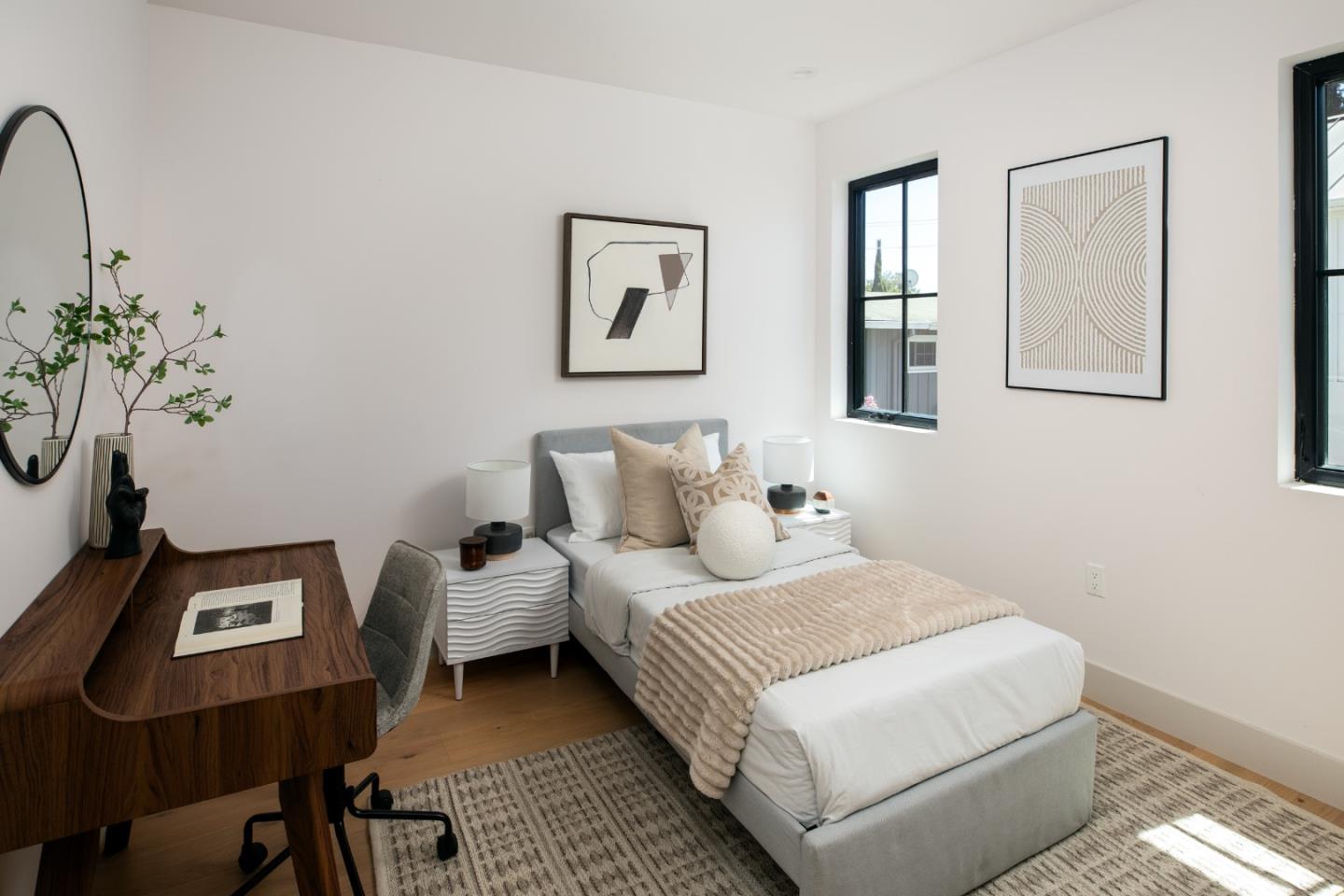 Detail Gallery Image 16 of 18 For 813 Bay Rd, Menlo Park,  CA 94025 - 4 Beds | 3 Baths