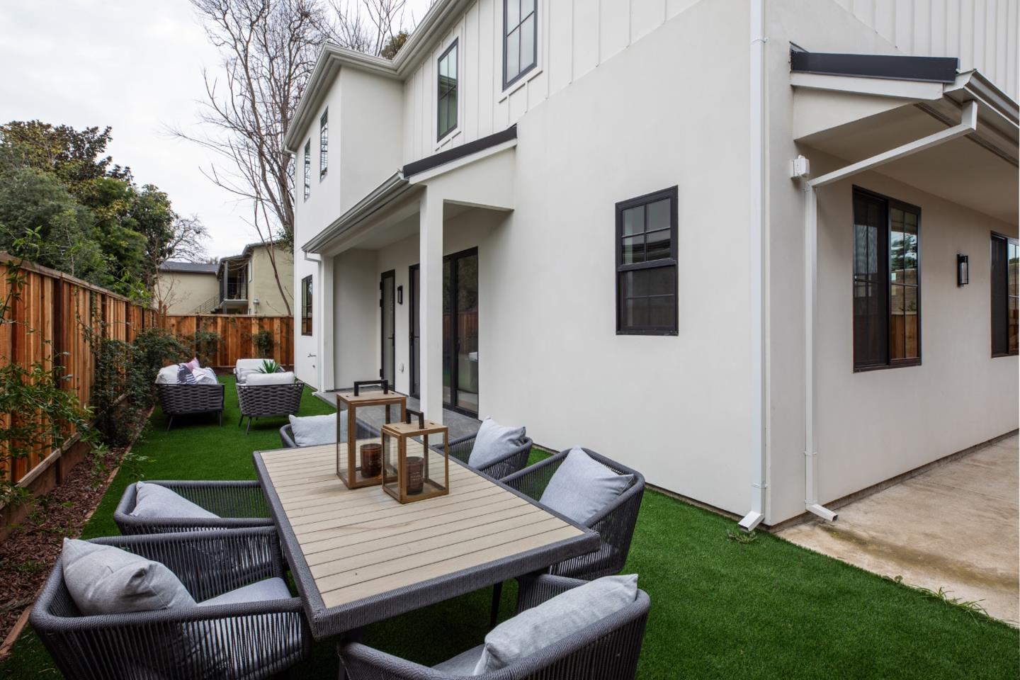 Detail Gallery Image 20 of 23 For 813 Bay Rd, Menlo Park,  CA 94025 - 4 Beds | 3 Baths