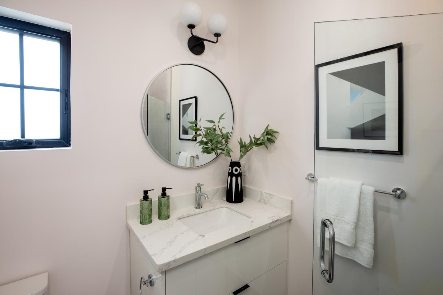 Detail Gallery Image 7 of 18 For 813 Bay Rd, Menlo Park,  CA 94025 - 4 Beds | 3 Baths