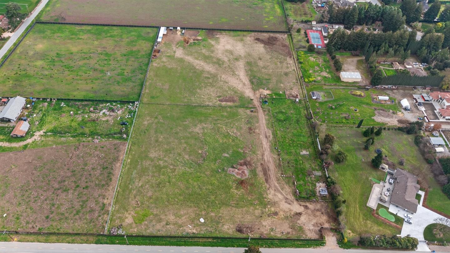 Detail Gallery Image 6 of 16 For 214 Scheller Ave, Morgan Hill,  CA 95037 - 5 Beds | 5 Baths