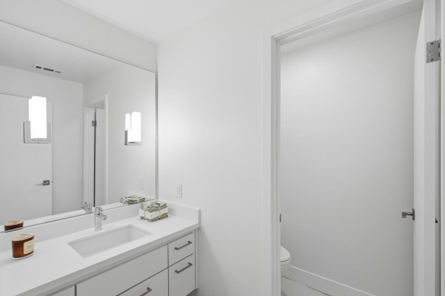 Detail Gallery Image 16 of 19 For 1326 Hoover St #5,  Menlo Park,  CA 94025 - 3 Beds | 2/1 Baths