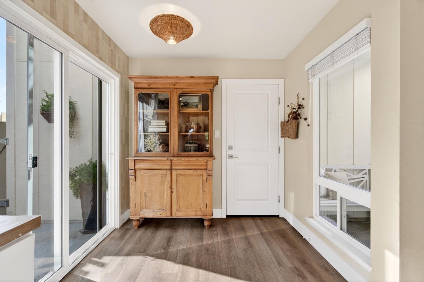 Detail Gallery Image 11 of 27 For 300 Ridgemark Dr, Hollister,  CA 95023 - 2 Beds | 2 Baths