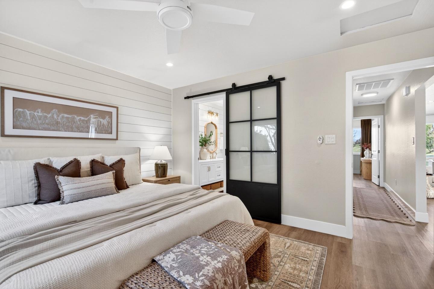 Detail Gallery Image 14 of 27 For 300 Ridgemark Dr, Hollister,  CA 95023 - 2 Beds | 2 Baths