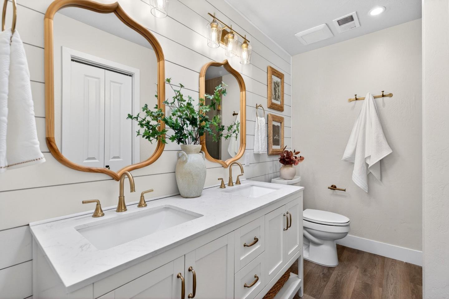 Detail Gallery Image 15 of 27 For 300 Ridgemark Dr, Hollister,  CA 95023 - 2 Beds | 2 Baths