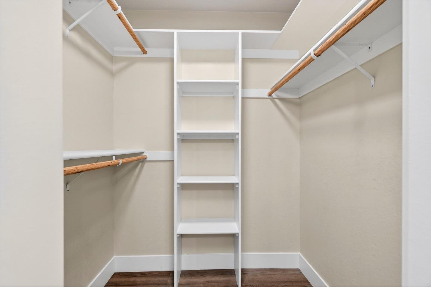 Detail Gallery Image 16 of 27 For 300 Ridgemark Dr, Hollister,  CA 95023 - 2 Beds | 2 Baths