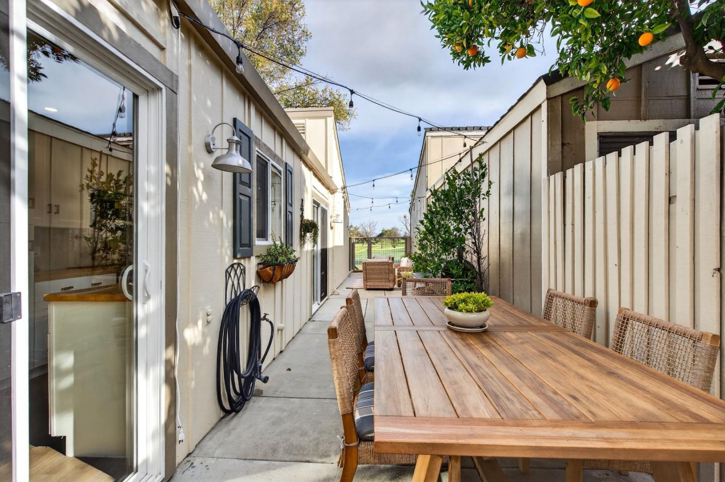 Detail Gallery Image 20 of 27 For 300 Ridgemark Dr, Hollister,  CA 95023 - 2 Beds | 2 Baths