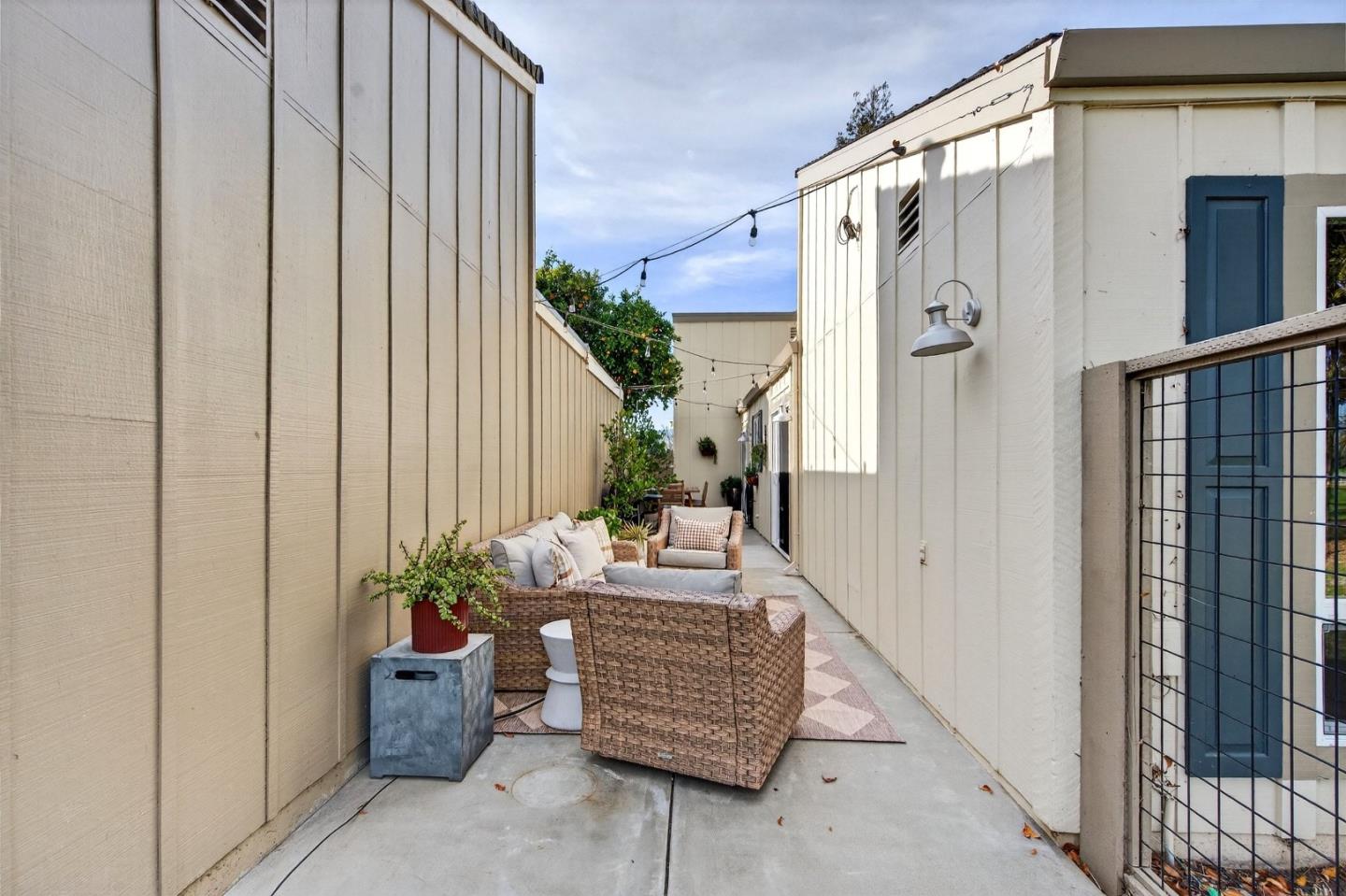 Detail Gallery Image 21 of 27 For 300 Ridgemark Dr, Hollister,  CA 95023 - 2 Beds | 2 Baths