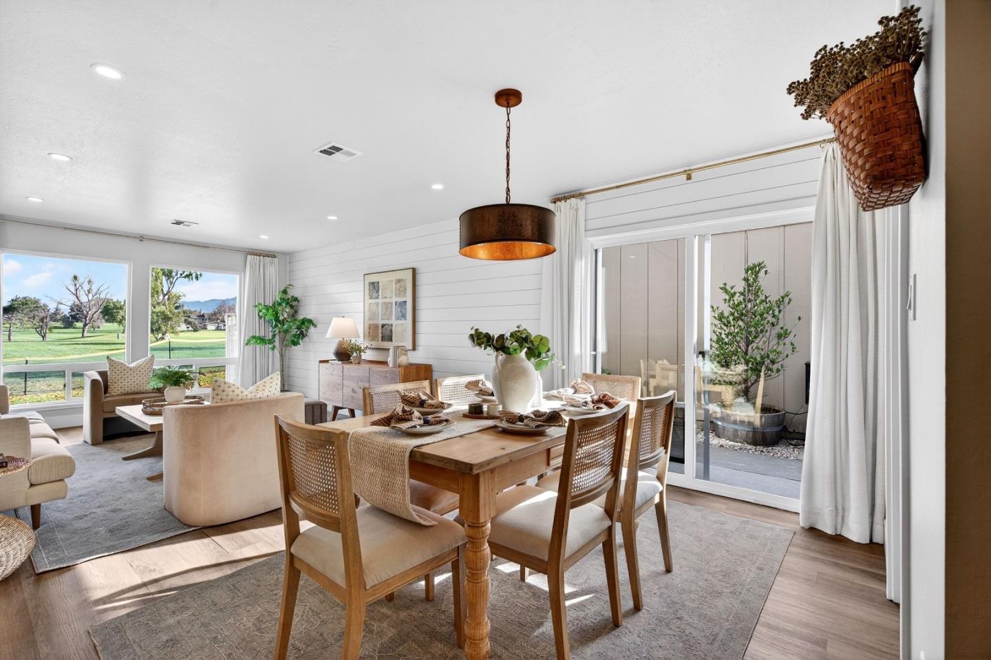 Detail Gallery Image 6 of 27 For 300 Ridgemark Dr, Hollister,  CA 95023 - 2 Beds | 2 Baths