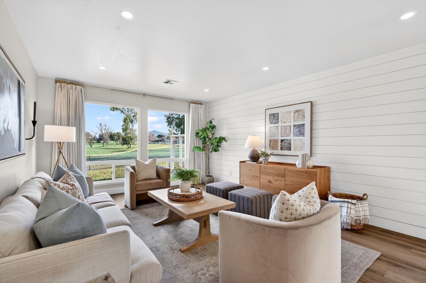 Detail Gallery Image 7 of 27 For 300 Ridgemark Dr, Hollister,  CA 95023 - 2 Beds | 2 Baths