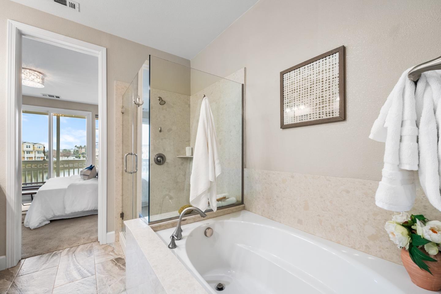 Detail Gallery Image 10 of 61 For 641 Turnbuckle Dr #1715,  Redwood City,  CA 94063 - 2 Beds | 2/1 Baths