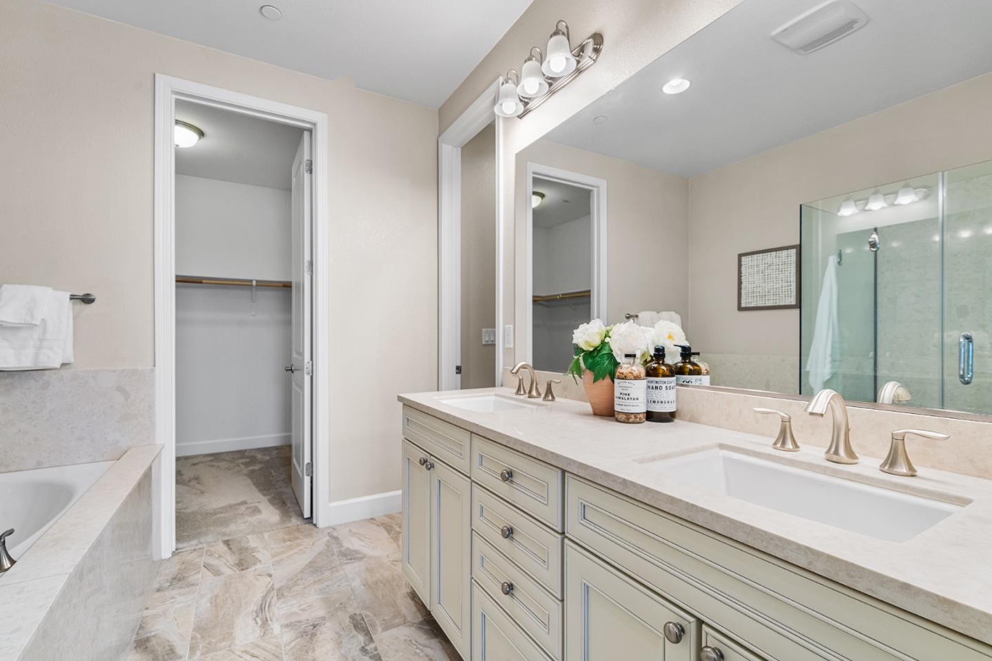 Detail Gallery Image 6 of 61 For 641 Turnbuckle Dr #1715,  Redwood City,  CA 94063 - 2 Beds | 2/1 Baths